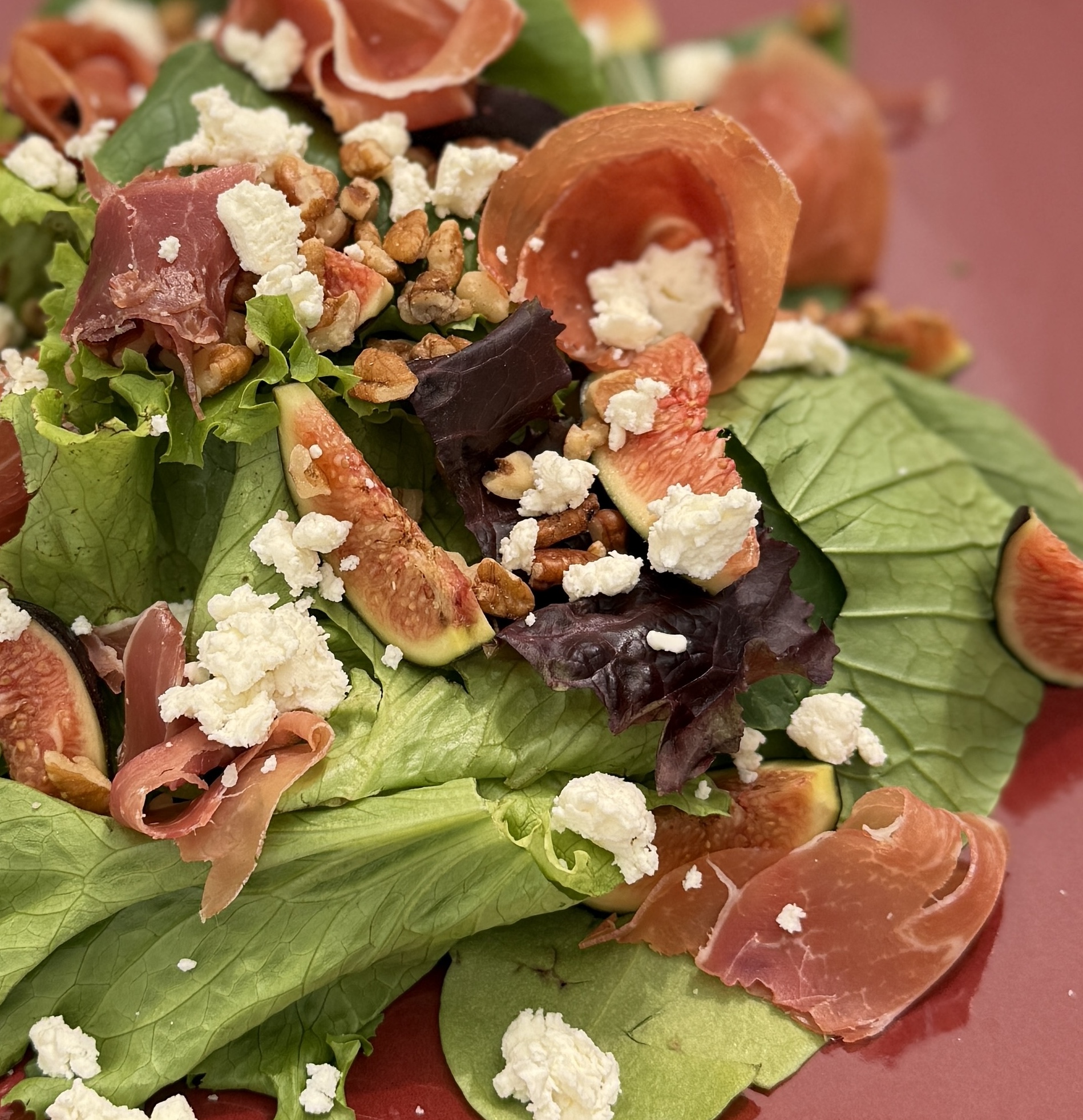 Ensalada con jamón serrano